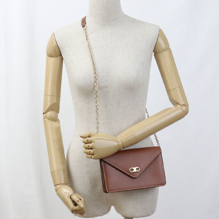 CELINE Triomphe Calfskin Chain Wallet - Brown