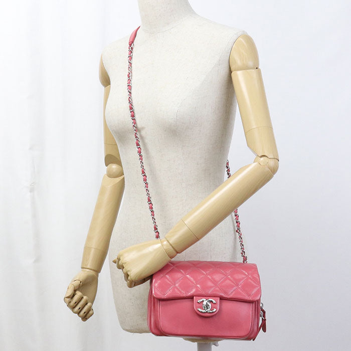 CHANEL Matelassé Lambskin Chain Shoulder Bag - Pink