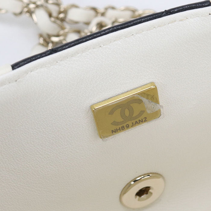 CHANEL Matelassé Lambskin Chain Shoulder Bag - White x Black