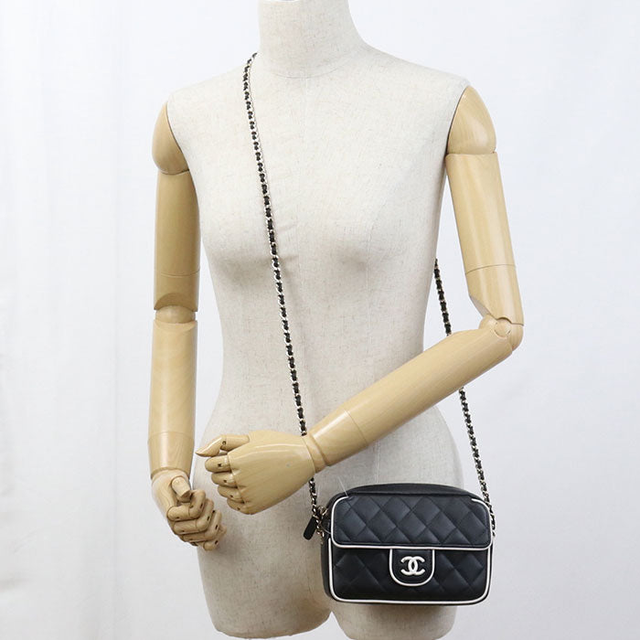CHANEL Matelassé Lambskin Chain Shoulder Bag - Black