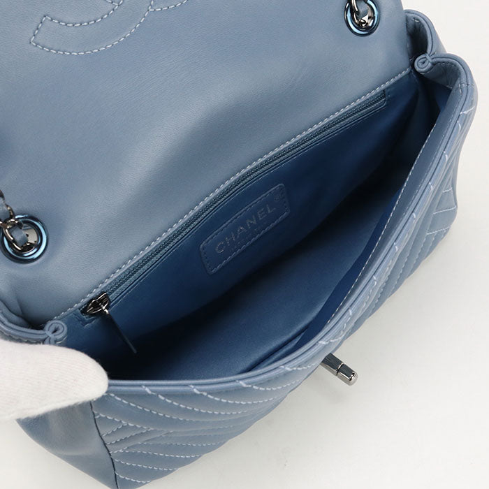 CHANEL Chevron Lambskin Chain Shoulder Bag - Blue