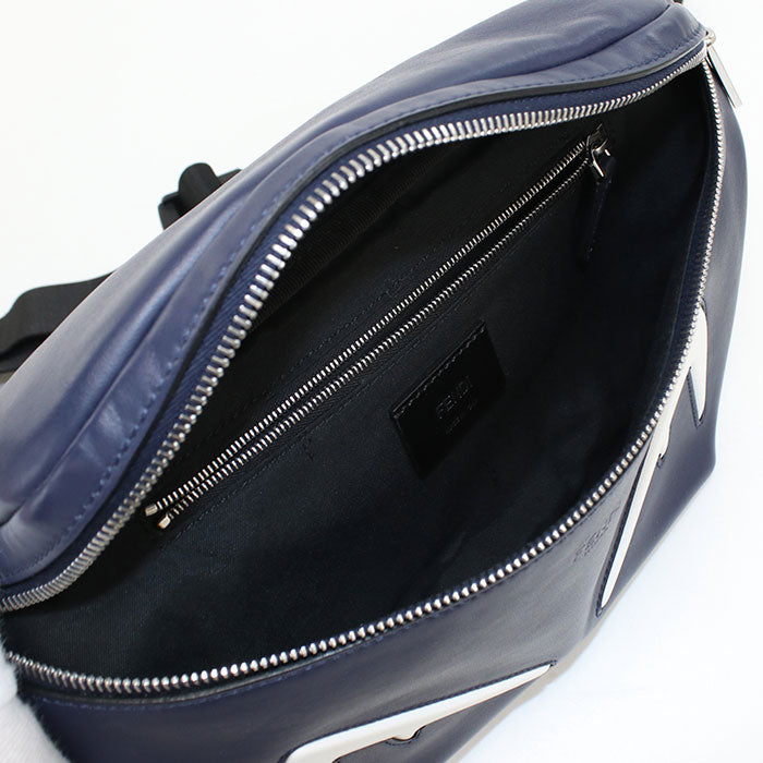 FENDI バグズアイ レザー ボディバッグ - ネイビー