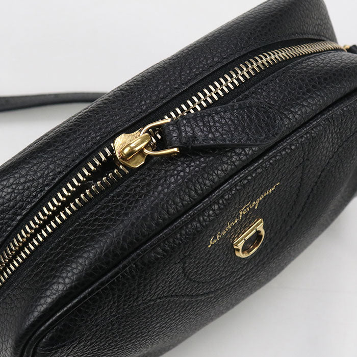 FERRAGAMO ガンチーニ カーフスキン ショルダーバッグ - ブラック