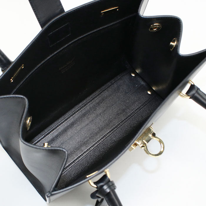 Ferragamo ジュリエット ガンチーニ カーフスキン ハンドバッグ - ブラック