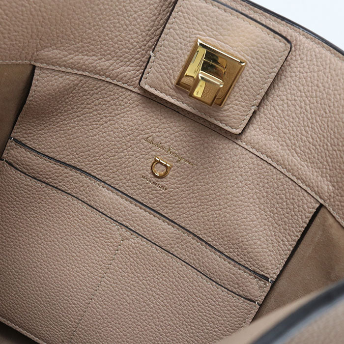 Ferragamo ガンチーニ ザ スタジオ カーフスキン バケットバッグ ショルダーバッグ - ベージュ