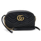 GUCCI GGマーモント スモール カメラバッグ キルティングレザー ショルダーバッグ - ブラック