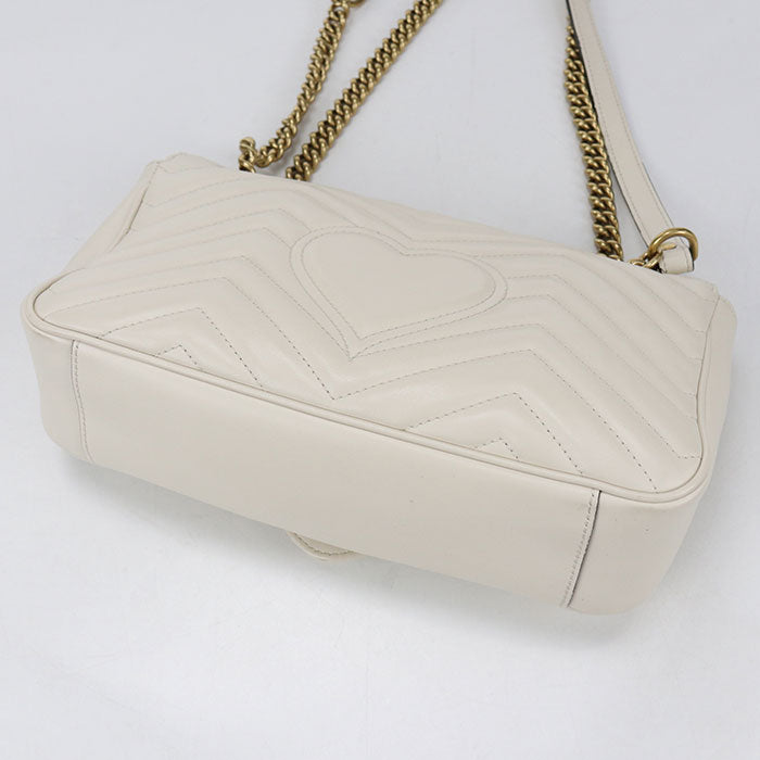 GUCCI GGマーモント キルティング レザー チェーンショルダーバッグ - ホワイト