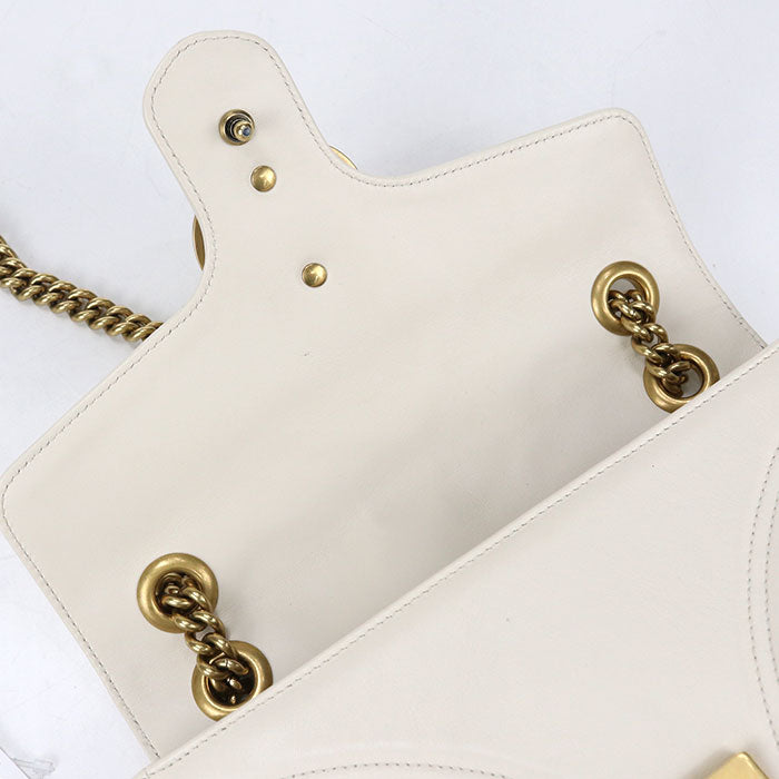 GUCCI GGマーモント キルティング レザー チェーンショルダーバッグ - ホワイト