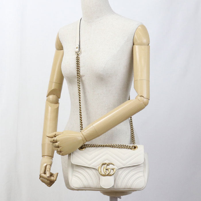 GUCCI GGマーモント キルティング レザー チェーンショルダーバッグ - ホワイト