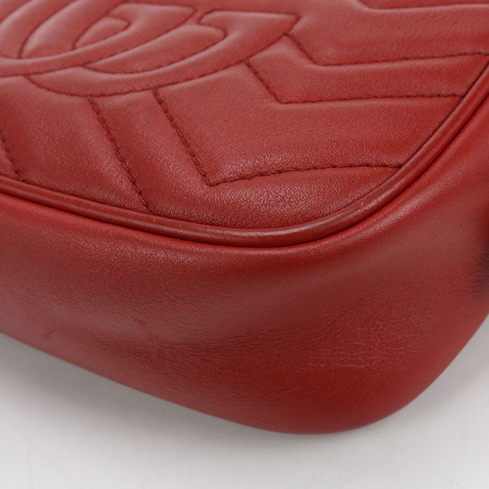 GUCCI GGマーモント キルティング レザー ショルダーバッグ - レッド