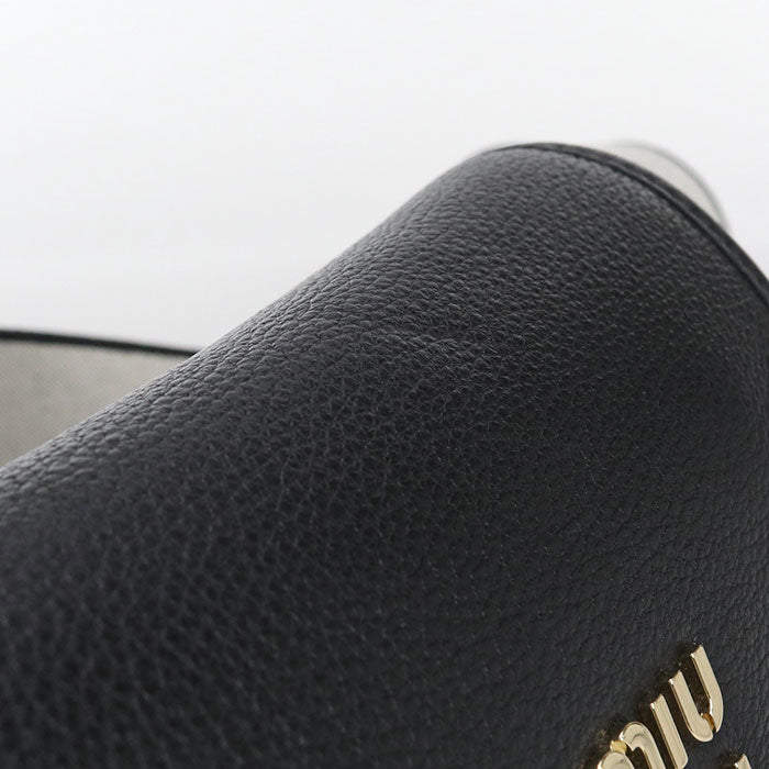 MIUMIU カーフ ショルダーバッグ - ブラック