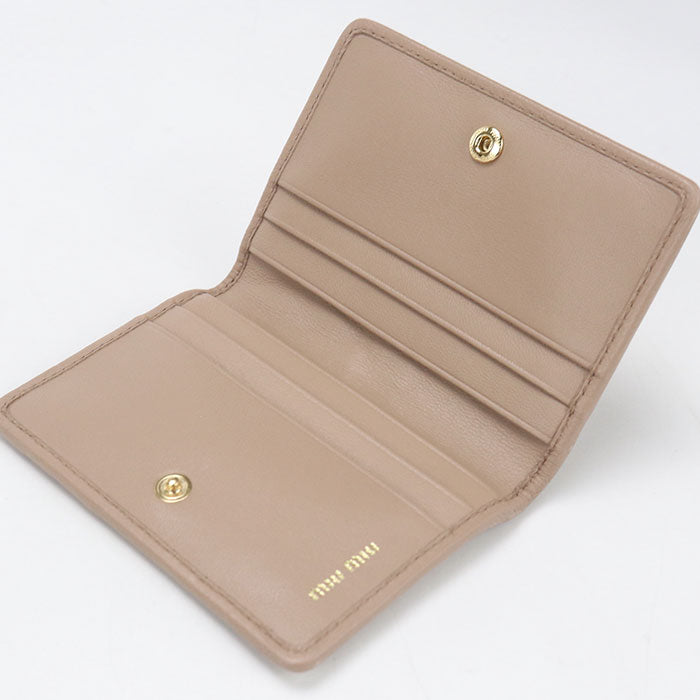 Miu Miu マテラッセ ラムスキン カードケース - ベージュ
