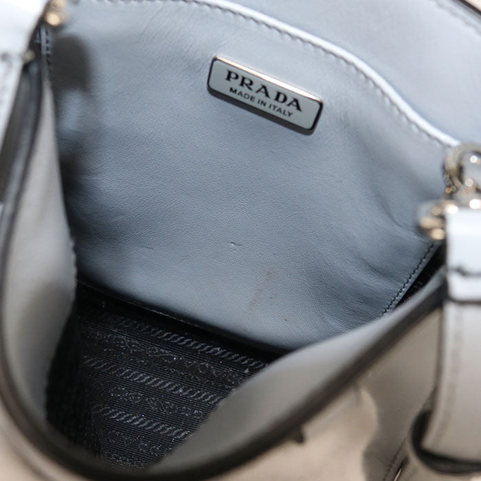 PRADA エンボス トライアングルロゴ カーフスキン ハンドバッグ ショルダーバッグ - ブルー