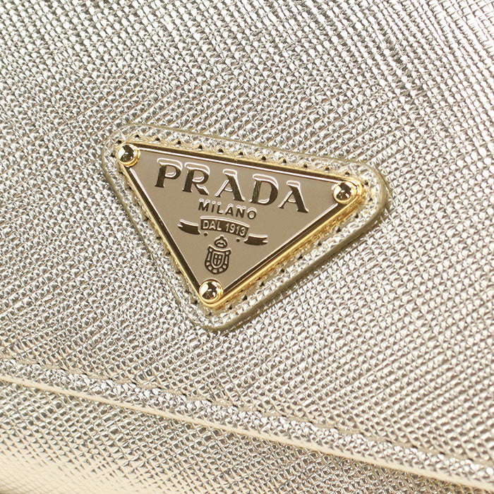 PRADA【プラダ】 1MH043 サフィアーノトライアングル 三つ折り財布 レザー レディース