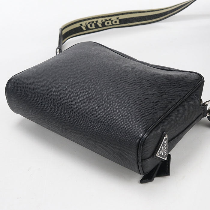 PRADA【プラダ】 2VH152 サフィアーノ ショルダーバッグ レザー メンズ