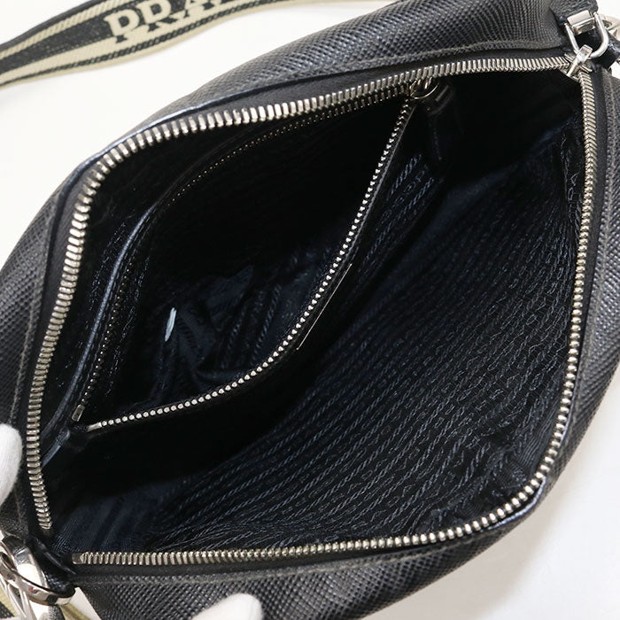 PRADA【プラダ】 2VH152 サフィアーノ ショルダーバッグ レザー メンズ